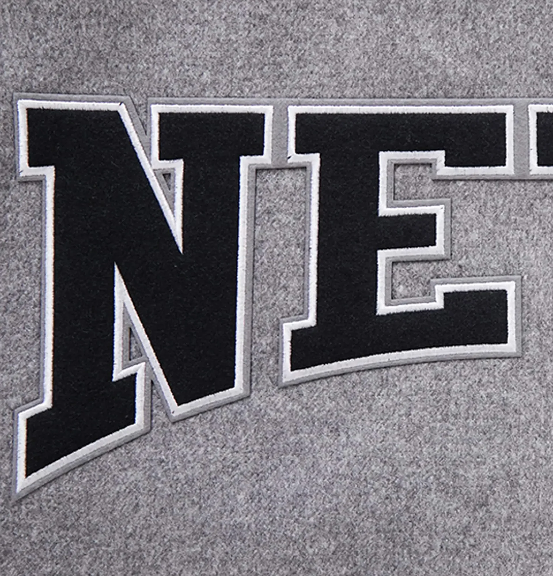 Alternative view of Brooklyn Nets Pro Standard Heather Crest Emblem Full Snap Gray Varsity Jacket