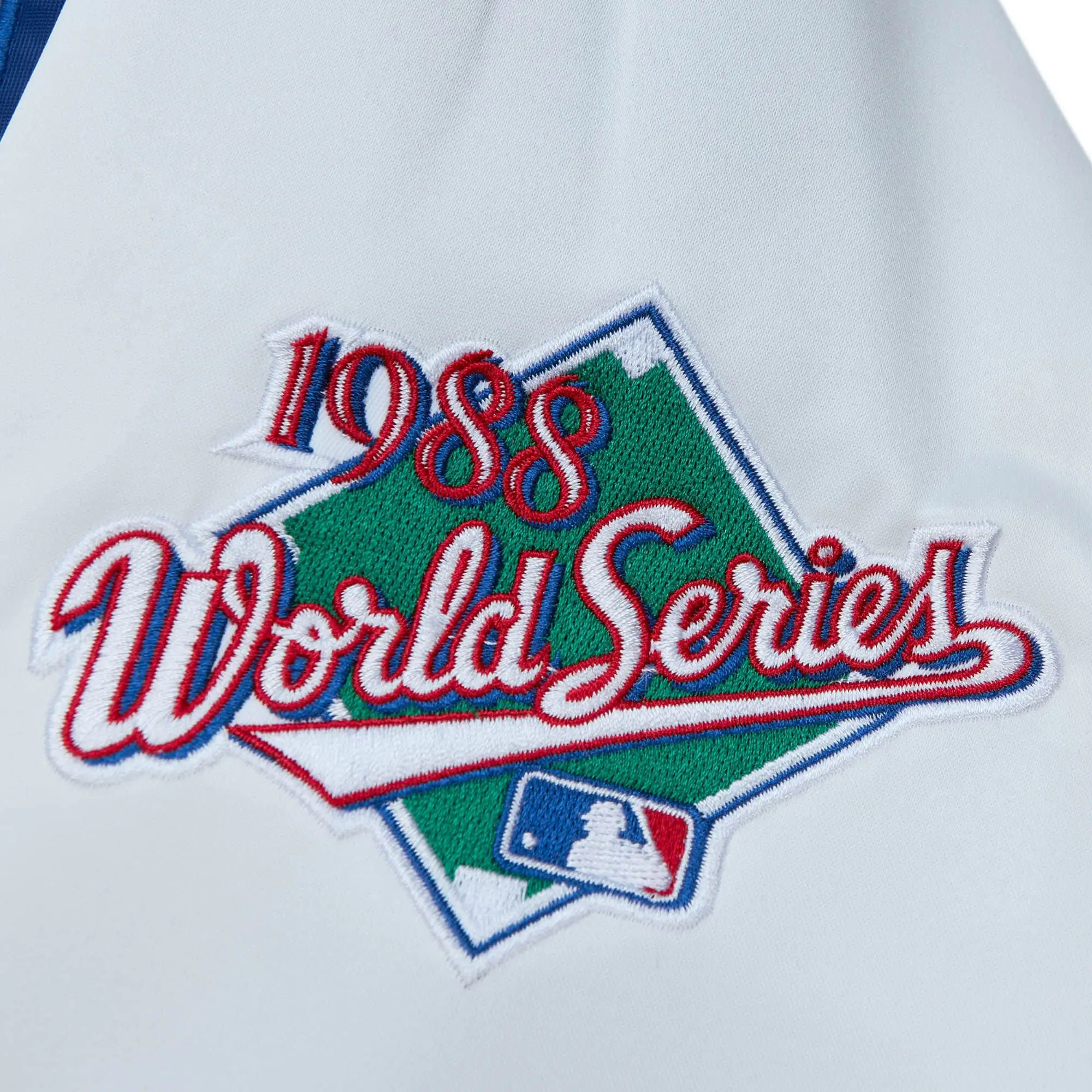 Los-Angeles-Dodgers-City-Collection-Lightweight-Satin-Varsity-Jacket-leathe rmoto 3