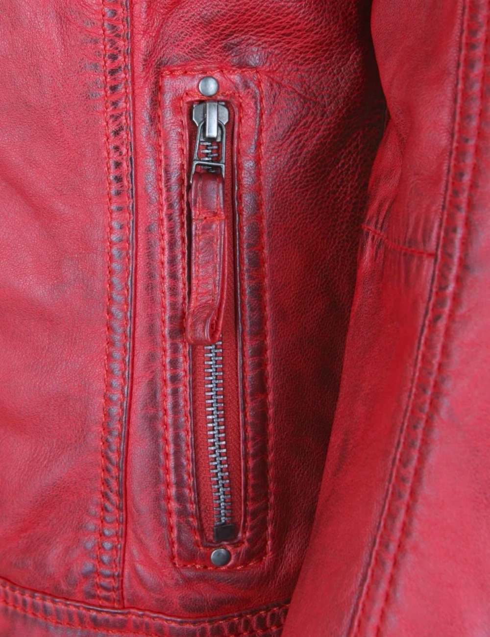 Mustang Fierce Red Leather Jacket – Bold Statement Piece (5)